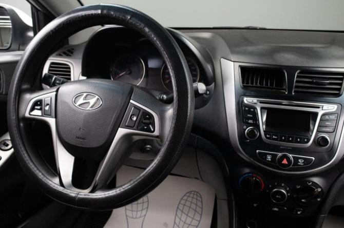 Hyundai Solaris I Рестайлинг с пробегом 2016 года, цена 689 000 рублей, 174000 км, седан, Автокод Объявления