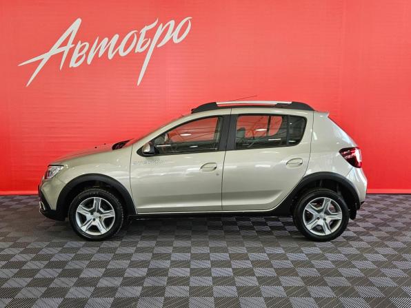 Renault Sandero II Рестайлинг с пробегом 2018 года, цена 1 139 000 рублей, 64283 км, хэтчбек, Автокод Объявления