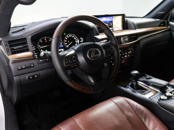 Lexus LX III Рестайлинг 2 с пробегом 2018 года, цена 6 300 000 рублей, 268769 км, внедорожник, Автокод Объявления