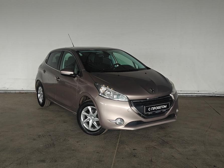 Peugeot 208 I Москва  - изображение 3