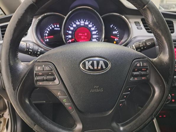 Kia Ceed II с пробегом 2014 года, цена 995 000 рублей, 143882 км, хэтчбек, Автокод Объявления