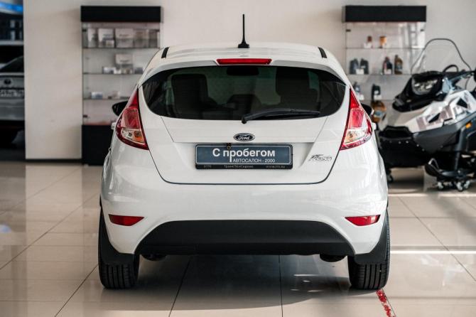 Ford Fiesta Mk6 Рестайлинг с пробегом 2018 года, цена 960 000 рублей, 90700 км, хэтчбек, Автокод Объявления