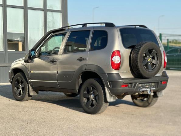 Chevrolet Niva I Рестайлинг с пробегом 2017 года, цена 849 000 рублей, 73287 км, внедорожник, Автокод Объявления