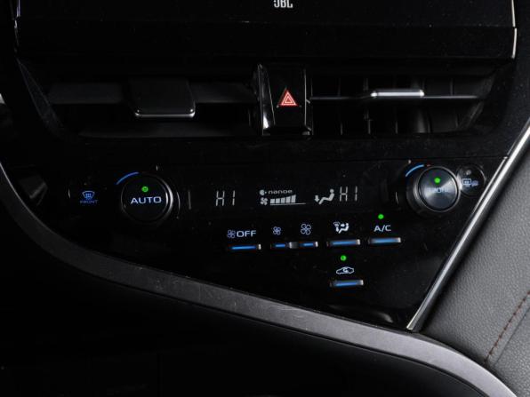 Toyota Camry VIII (XV70) Рестайлинг с пробегом 2023 года, цена 3 490 000 рублей, 40267 км, седан, Автокод Объявления