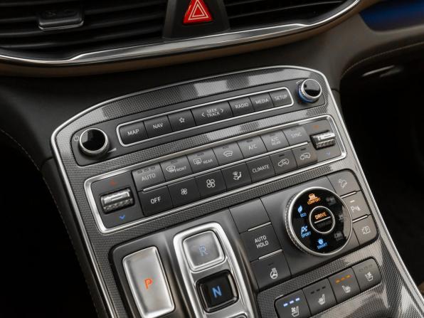 Hyundai Santa Fe IV Рестайлинг с пробегом 2021 года, цена 4 085 000 рублей, 49693 км, внедорожник, Автокод Объявления