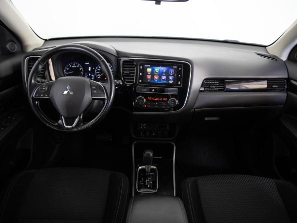 Mitsubishi Outlander III Рестайлинг 3 с пробегом 2019 года, цена 1 899 000 рублей, 194884 км, внедорожник, Автокод Объявления