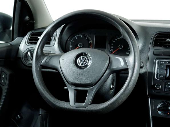 Volkswagen Polo V Рестайлинг с пробегом 2016 года, цена 888 888 рублей, 99358 км, седан, Автокод Объявления