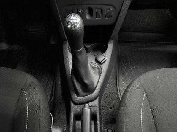Renault Sandero II с пробегом 2015 года, цена 923 000 рублей, 104768 км, хэтчбек, Автокод Объявления