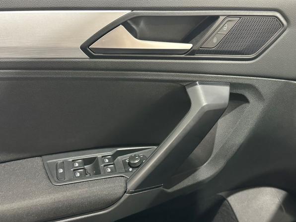 Volkswagen Tiguan II Рестайлинг с пробегом 2021 года, цена 2 455 000 рублей, 75204 км, внедорожник, Автокод Объявления