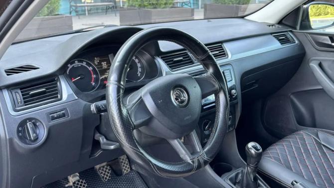 Skoda Rapid I Рестайлинг с пробегом 2019 года, цена 1 095 000 рублей, 175000 км, лифтбек, Автокод Объявления