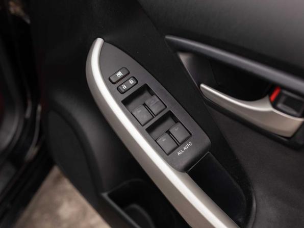 Toyota Prius III Рестайлинг (XW30) с пробегом 2013 года, цена 990 000 рублей, 224539 км, лифтбек, Автокод Объявления