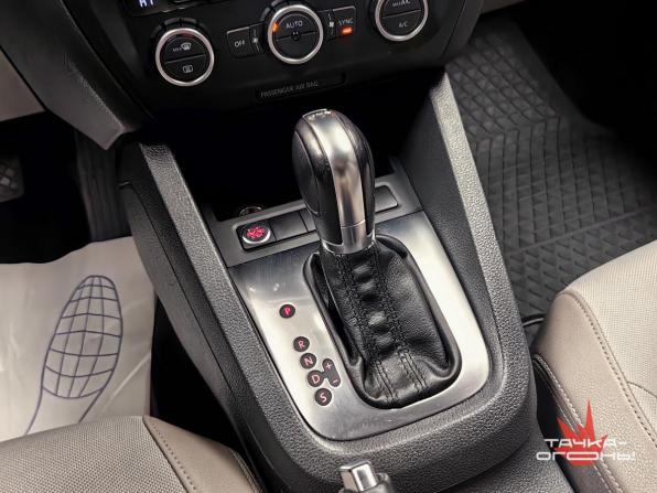 Volkswagen Jetta VI с пробегом 2013 года, цена 1 099 000 рублей, 118600 км, седан, Автокод Объявления