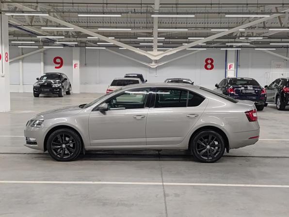 Skoda Octavia III (A7) Рестайлинг с пробегом 2017 года, цена 1 885 000 рублей, 154868 км, лифтбек, Автокод Объявления
