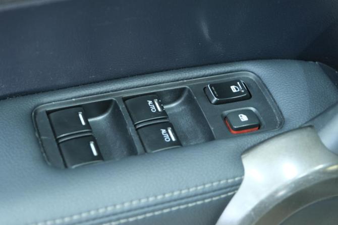 Honda CR-V III Рестайлинг с пробегом 2011 года, цена 1 429 000 рублей, 307000 км, внедорожник, Автокод Объявления