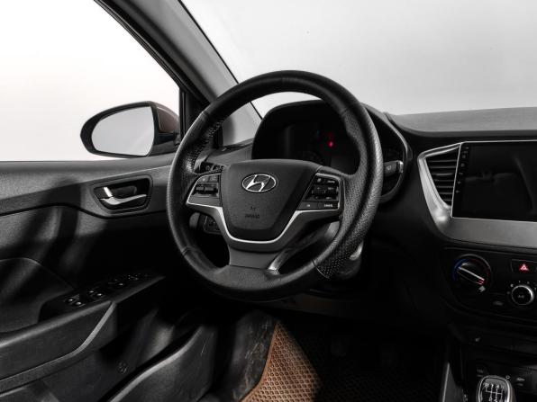 Hyundai Solaris II с пробегом 2018 года, цена 1 139 000 рублей, 117053 км, седан, Автокод Объявления