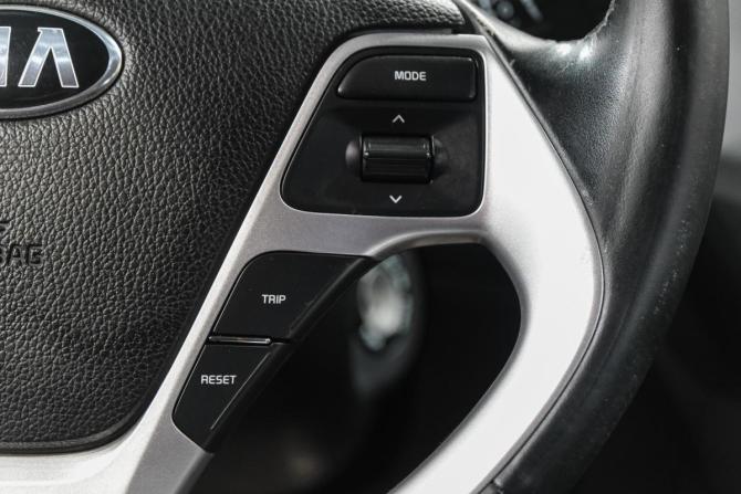 Kia Rio III Рестайлинг с пробегом 2015 года, цена 999 000 рублей, 202000 км, хэтчбек, Автокод Объявления