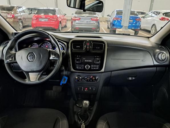 Renault Sandero II с пробегом 2015 года, цена 950 000 рублей, 106724 км, хэтчбек, Автокод Объявления
