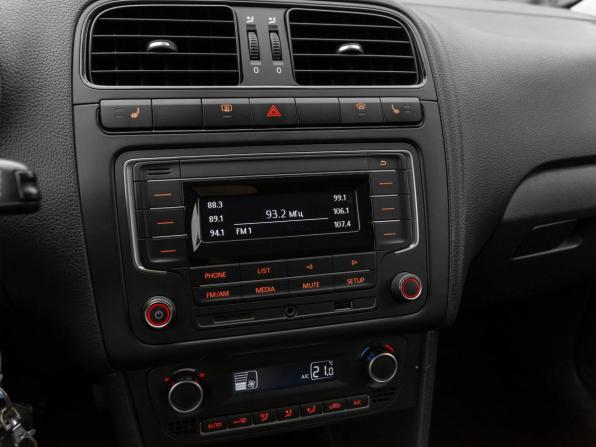 Volkswagen Polo V Рестайлинг с пробегом 2017 года, цена 1 120 000 рублей, 77312 км, седан, Автокод Объявления