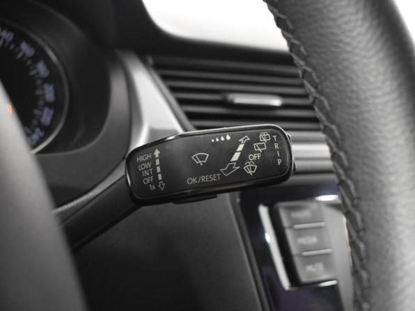 Skoda Rapid I с пробегом 2016 года, цена 855 900 рублей, 110336 км, лифтбек, Автокод Объявления