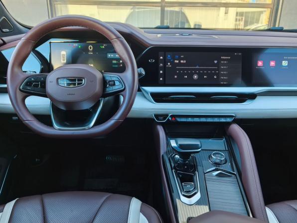 Geely Monjaro I с пробегом 2023 года, цена 3 300 000 рублей, 44096 км, внедорожник, Автокод Объявления