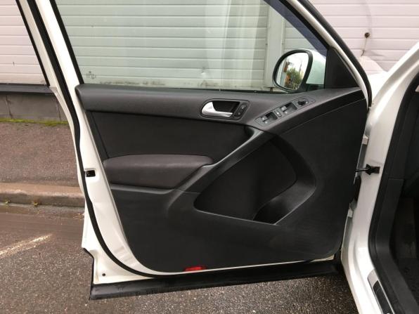 Volkswagen Tiguan I Рестайлинг с пробегом 2015 года, цена 1 079 000 рублей, 175104 км, внедорожник, Автокод Объявления