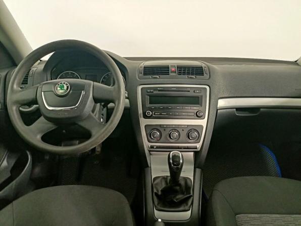 Skoda Octavia II (A5) Рестайлинг с пробегом 2013 года, цена 785 000 рублей, 200000 км, лифтбек, Автокод Объявления