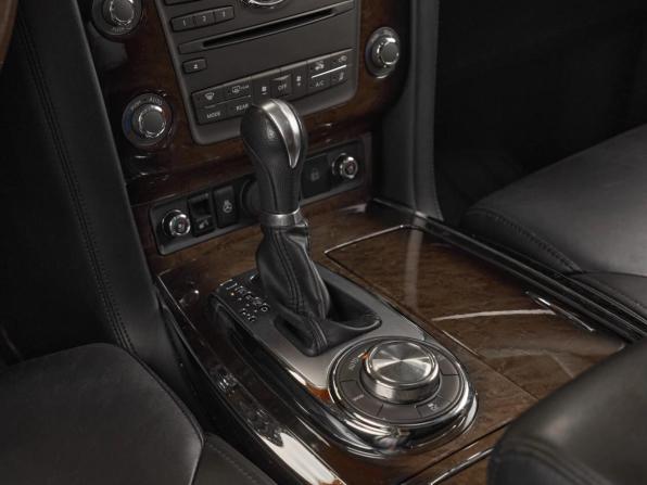 Infiniti QX56 II с пробегом 2012 года, цена 2 440 000 рублей, 195000 км, внедорожник, Автокод Объявления
