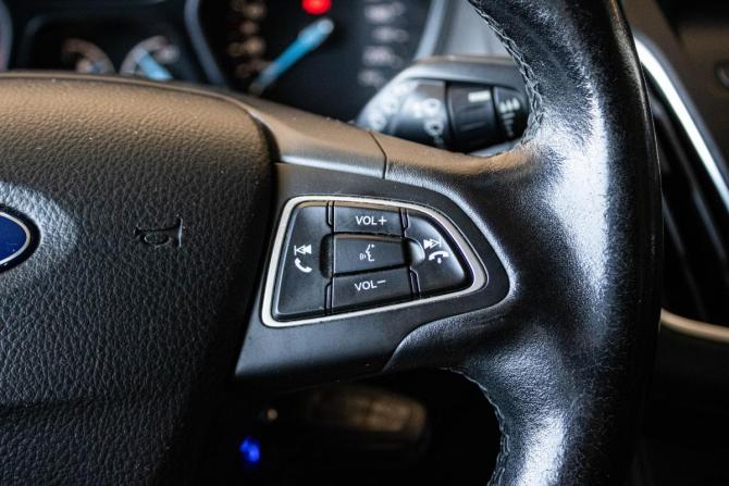 Ford Focus III Рестайлинг с пробегом 2015 года, цена 1 099 000 рублей, 146714 км, хэтчбек, Автокод Объявления