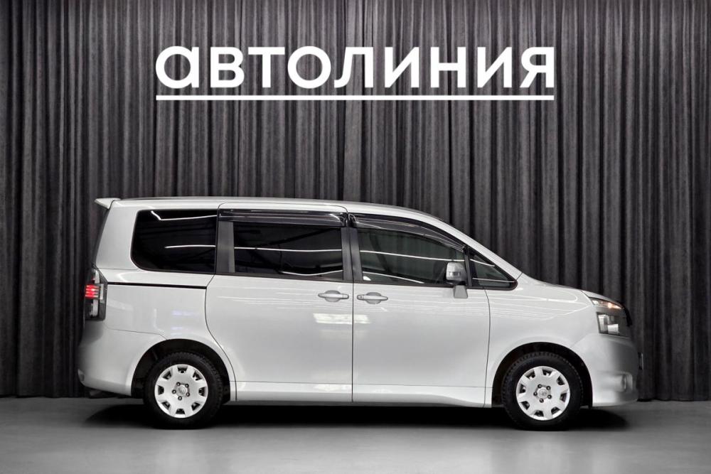 Toyota Voxy II (R70) Красноярск  - изображение 5
