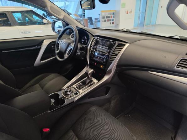 Mitsubishi Pajero Sport III с пробегом 2017 года, цена 2 700 000 рублей, 127145 км, внедорожник, Автокод Объявления