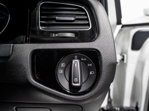 Volkswagen Golf VII с пробегом 2014 года, цена 1 255 000 рублей, 97730 км, универсал, Автокод Объявления