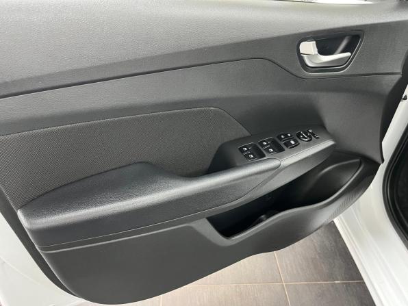 Hyundai Solaris II Рестайлинг с пробегом 2021 года, цена 1 598 000 рублей, 71472 км, седан, Автокод Объявления