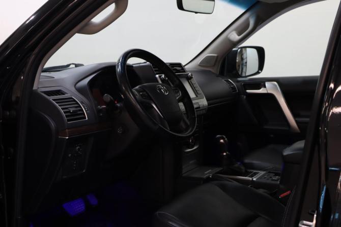 Toyota Land Cruiser Prado 150 Series Рестайлинг 2 с пробегом 2018 года, цена 6 000 000 рублей, 111252 км, внедорожник, Автокод Объявления