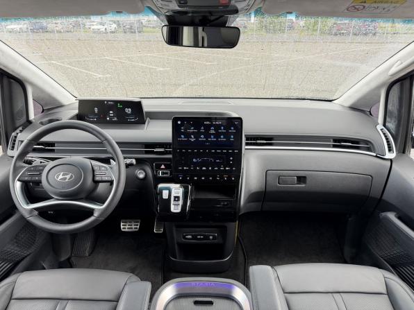 Hyundai Staria I с пробегом 2025 года, цена 6 990 000 рублей, 22389 км, минивэн, Автокод Объявления
