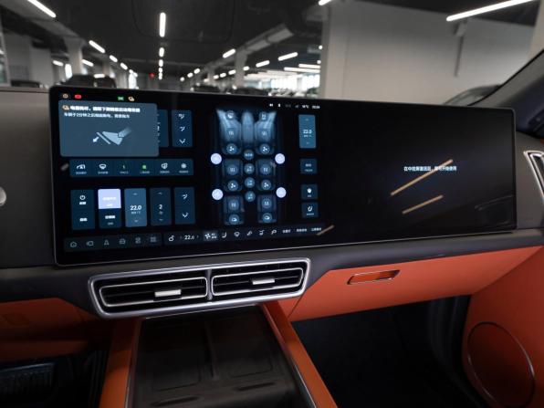 Li Auto (Lixiang) L9 I Рестайлинг с пробегом 2025 года, цена 9 200 000 рублей, 27 км, внедорожник, Автокод Объявления