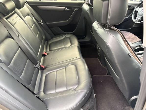 Volkswagen Passat B7 с пробегом 2012 года, цена 799 000 рублей, 311014 км, седан, Автокод Объявления
