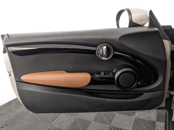 Mini Hatch III (F55/F56) Рестайлинг 2 с пробегом 2021 года, цена 2 335 000 рублей, 78539 км, хэтчбек, Автокод Объявления