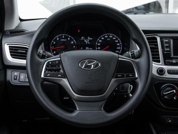 Hyundai Accent V Рестайлинг с пробегом 2023 года, цена 1 802 000 рублей, 30292 км, седан, Автокод Объявления
