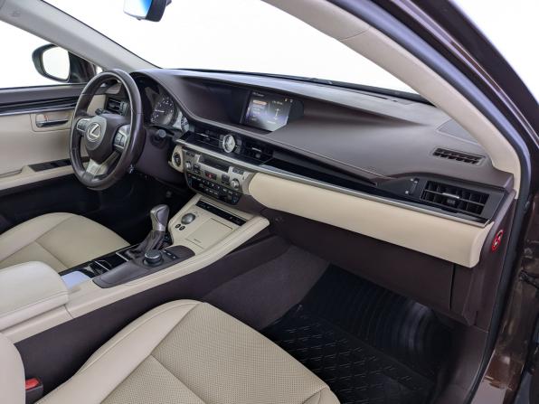 Lexus ES VI Рестайлинг с пробегом 2016 года, цена 2 900 000 рублей, 63533 км, седан, Автокод Объявления