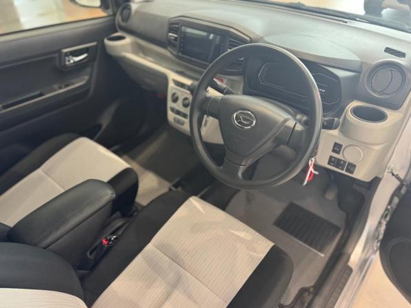 Daihatsu Mira e:S II с пробегом 2021 года, цена 799 000 рублей, 68453 км, хэтчбек, Автокод Объявления