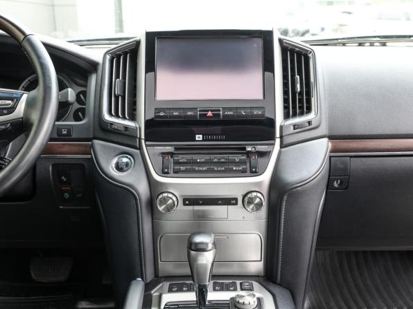 Toyota Land Cruiser 200 Series Рестайлинг 2 с пробегом 2017 года, цена 5 898 000 рублей, 233960 км, внедорожник, Автокод Объявления