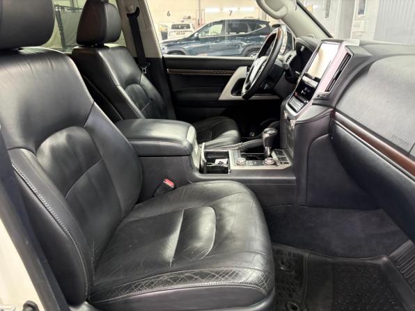 Toyota Land Cruiser 200 Series Рестайлинг 2 с пробегом 2016 года, цена 4 997 000 рублей, 283492 км, внедорожник, Автокод Объявления