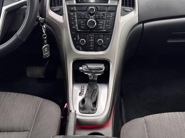 Opel Astra J с пробегом 2011 года, цена 599 000 рублей, 167376 км, хэтчбек, Автокод Объявления