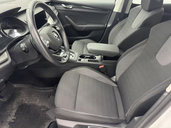 Skoda Octavia IV (A8) с пробегом 2021 года, цена 2 259 000 рублей, 89577 км, лифтбек, Автокод Объявления