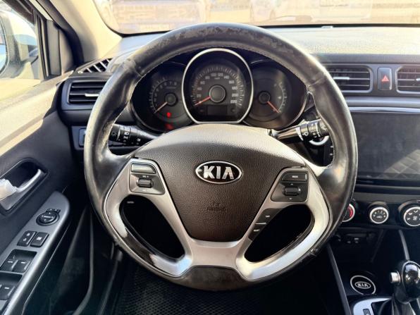 Kia Rio III Рестайлинг с пробегом 2016 года, цена 865 000 рублей, 174517 км, седан, Автокод Объявления