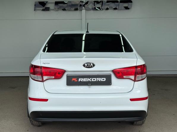 Kia Rio III Рестайлинг с пробегом 2015 года, цена 790 000 рублей, 172522 км, седан, Автокод Объявления