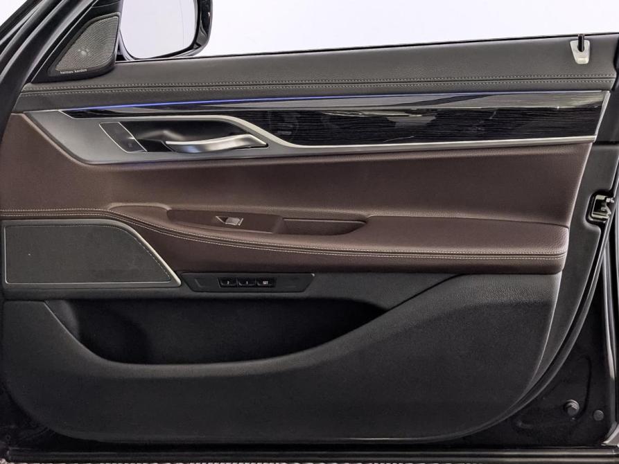 BMW 7 серии VI (G11/G12) Рестайлинг Москва  - изображение 25