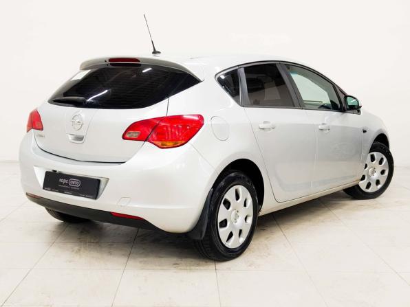 Opel Astra J с пробегом 2011 года, цена 702 500 рублей, 175549 км, хэтчбек, Автокод Объявления