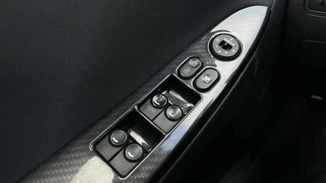 Hyundai Solaris I Рестайлинг с пробегом 2016 года, цена 890 000 рублей, 199207 км, седан, Автокод Объявления