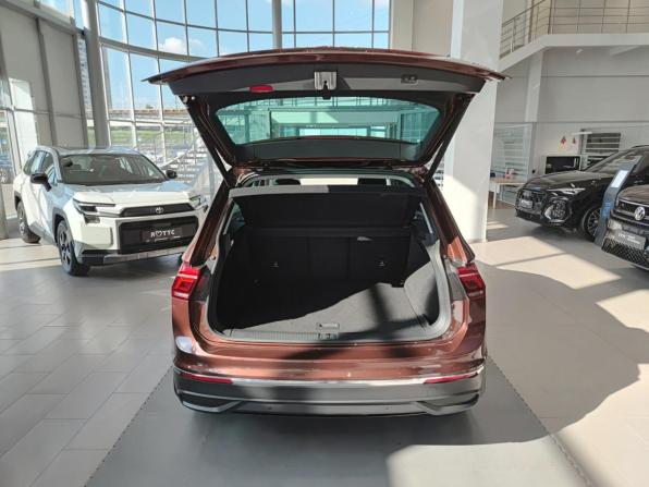 Volkswagen Tiguan II Рестайлинг с пробегом 2021 года, цена 3 260 000 рублей, 133637 км, внедорожник, Автокод Объявления